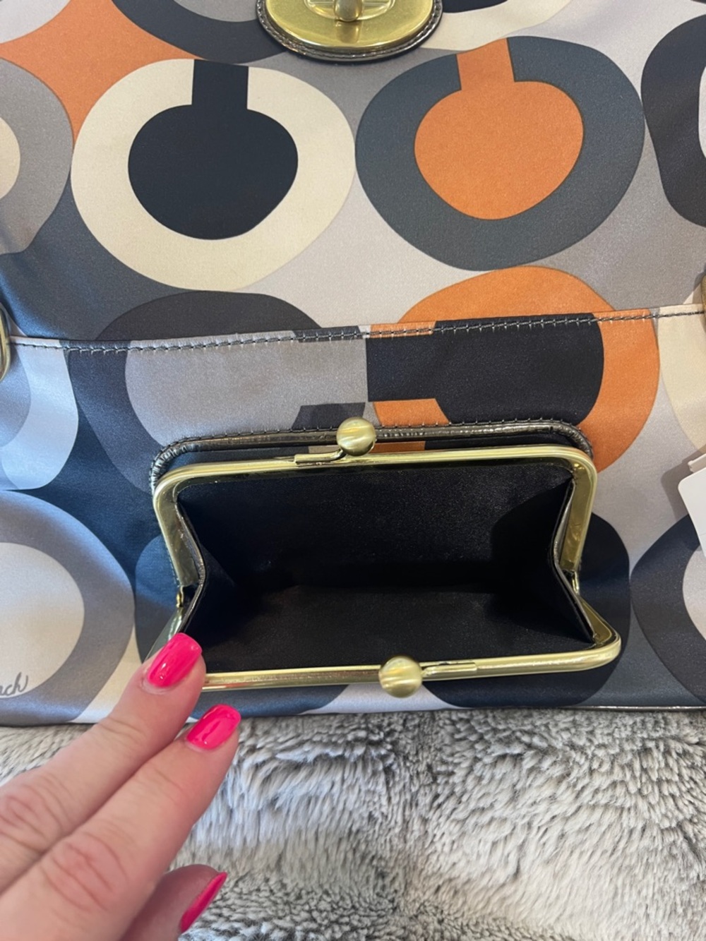 COACH AMANDA FOLDOVER CLUTCH WITH UNBRANDED CHAIN - Picture 9 of 12